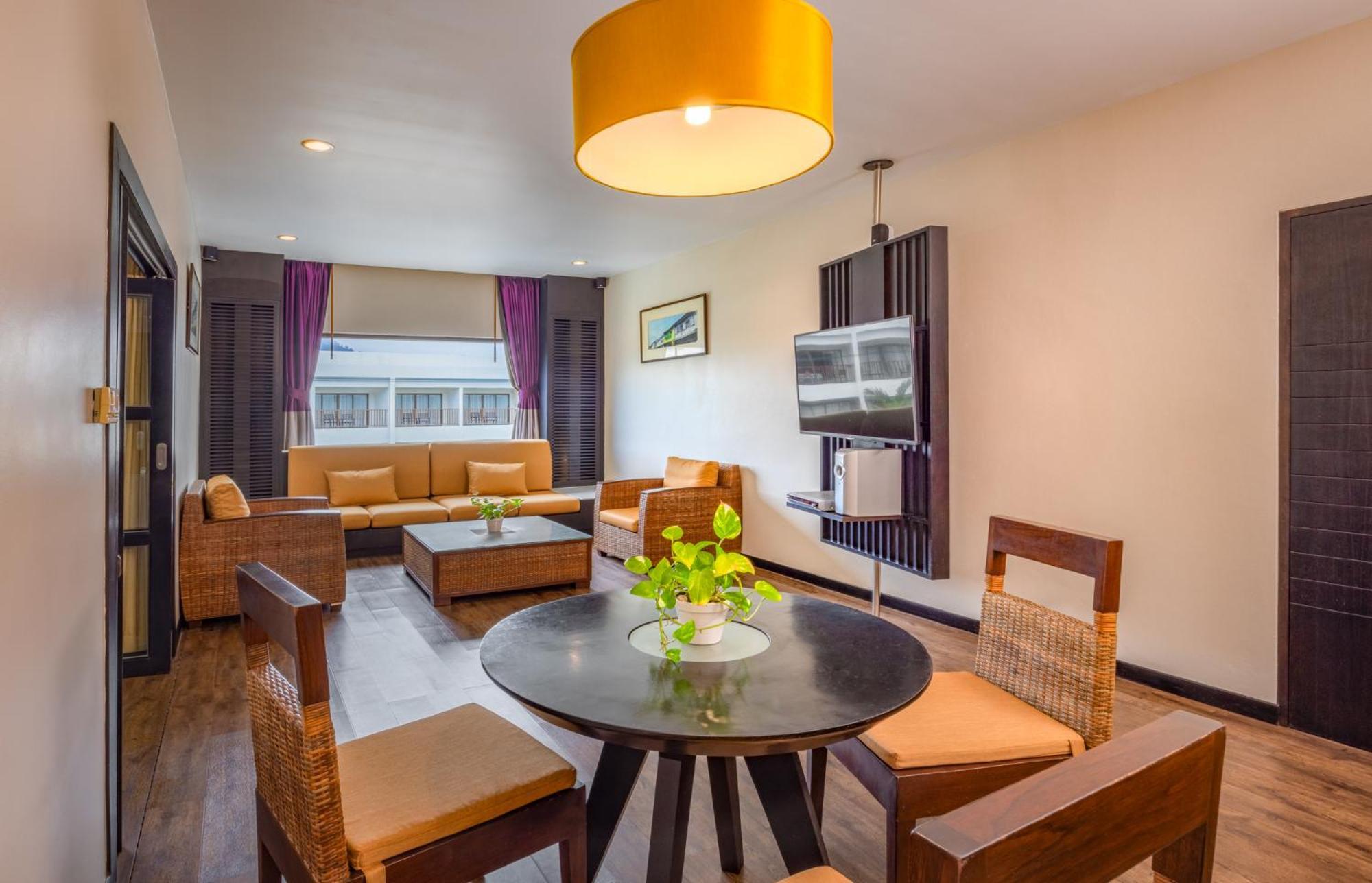 Deevana Plaza Phuket - Sha Extra Plus Patong Экстерьер фото